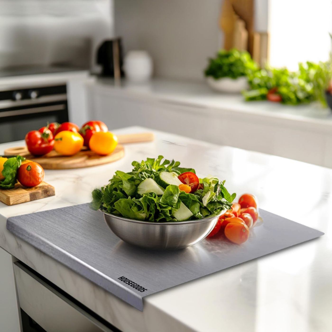 Planche INOX à découper en acier pour plan de travail de cuisine.